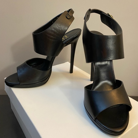 Black leather heels. Made in Italy. Size 8. - Picture 2 of 9